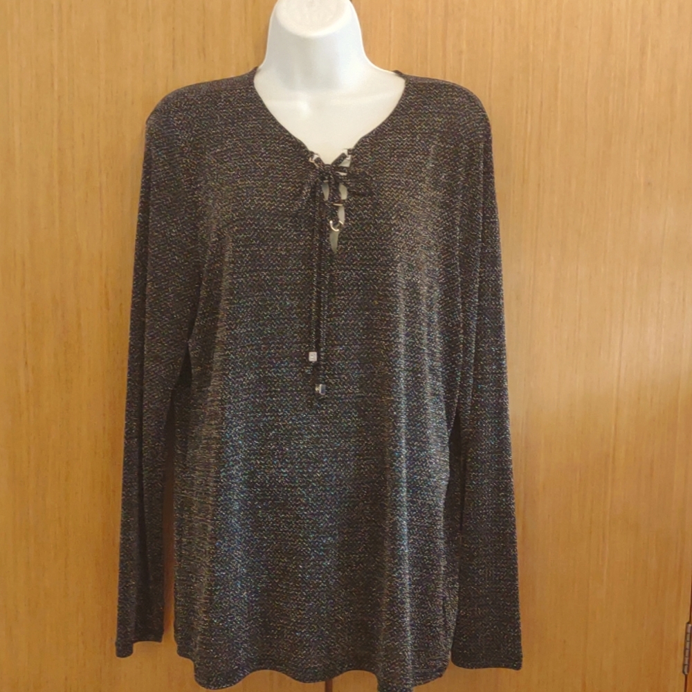 🎉🎉 LS Black With Silver Threads Top SZ XL By Michael Michael Kors